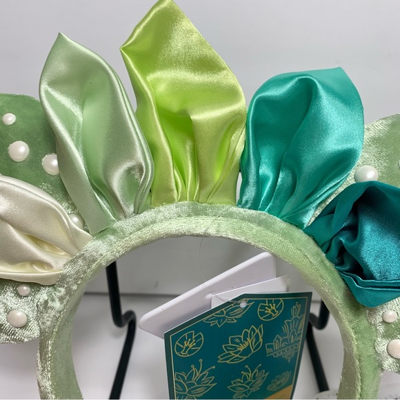 (Sold)NWT. Disney Parks Princess Tiana soft  Minnie ears headband in soft green - Picture 3 of 9